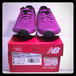 Kids New Balance YKFSTTP Size 6M new in box